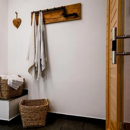 Redibo Erdei Vendeghaz Vakantiehuis Verőcemaros